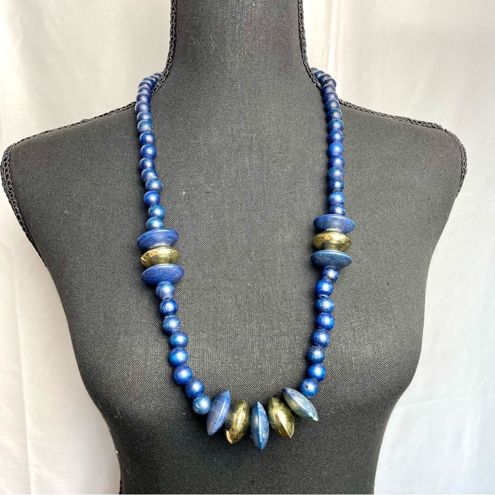 Vintage 70s Blue Wood & Gold Bead Statement Necklace Retro Barrel Clasp